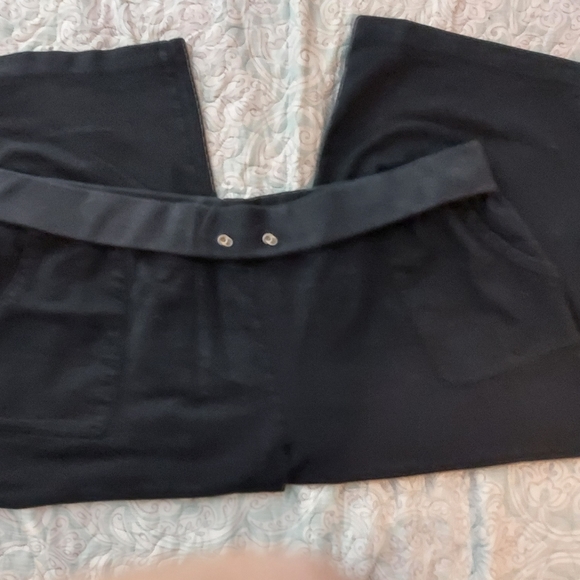 3/$30 Lane Bryant Capri casual pant 18/20W Black - Picture 3 of 4